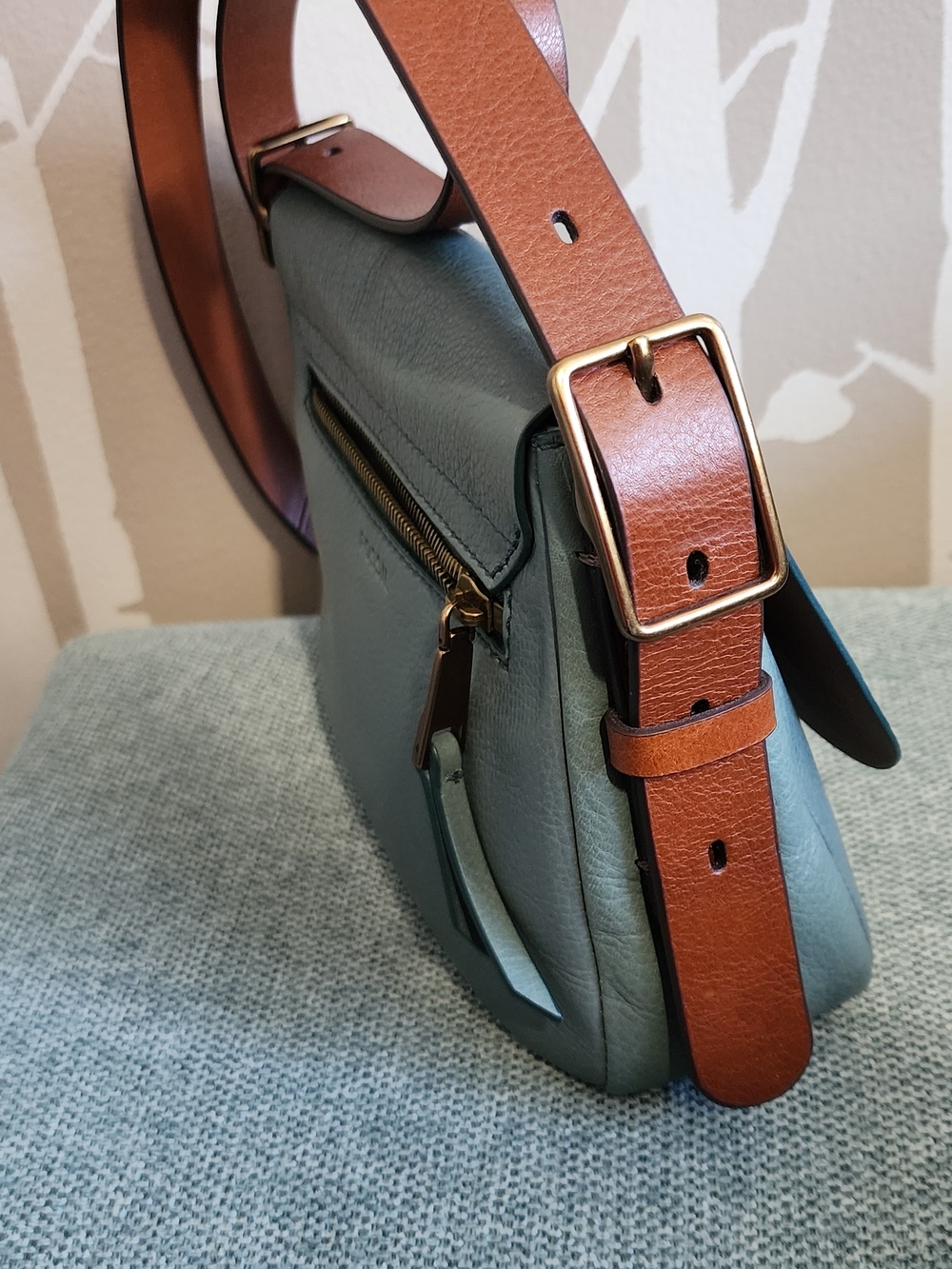 Fossil: Teal Flapover Crossbody Bag with Brown Strap - Picture 3 of 8